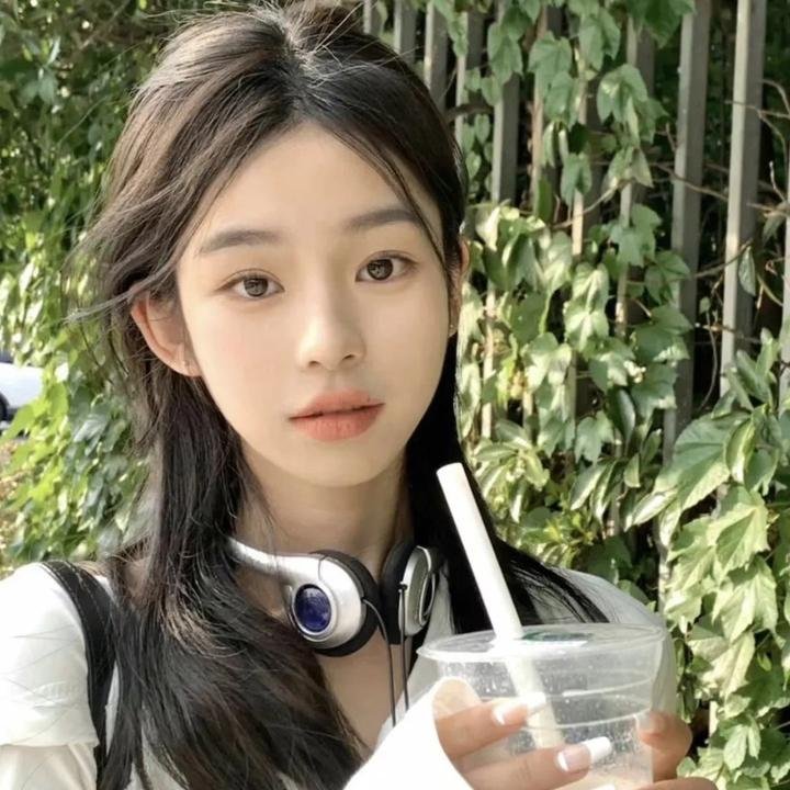 圆湖城之王(超级神豪在都市)我竟然是财阀家的小儿子